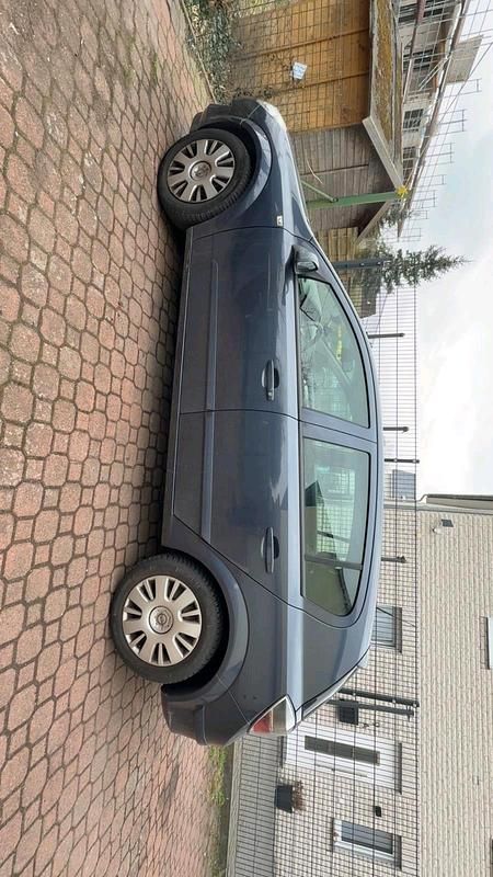 Gebraucht Opel Astra 101 PS (74 kW) 2008 Grau Kleinwagen
