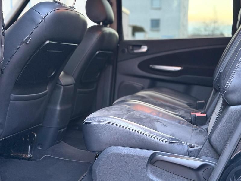 Second-hand Ford Galaxy 177 CP (130 kW) 2009 Negru Monovolum