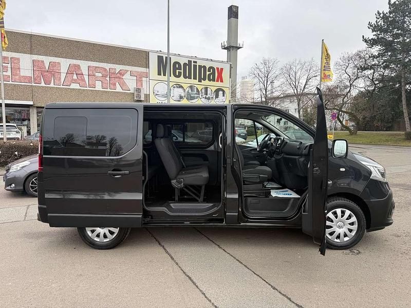 Gebraucht Renault Trafic Life 145 PS (106 kW) 2020 Schwarz midnight Van / Kleinbus