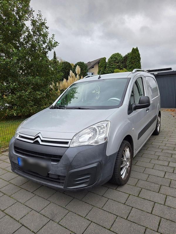 Silber Gebraucht 2016 Citroën Berlingo Van / Kleinbus | 9.800 € (Etwas zu teuer) - Bild 1/4