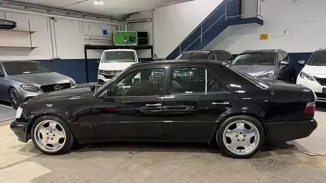 Gebraucht Mercedes 500 326 PS (239 kW) 1990 Schwarz Limousine