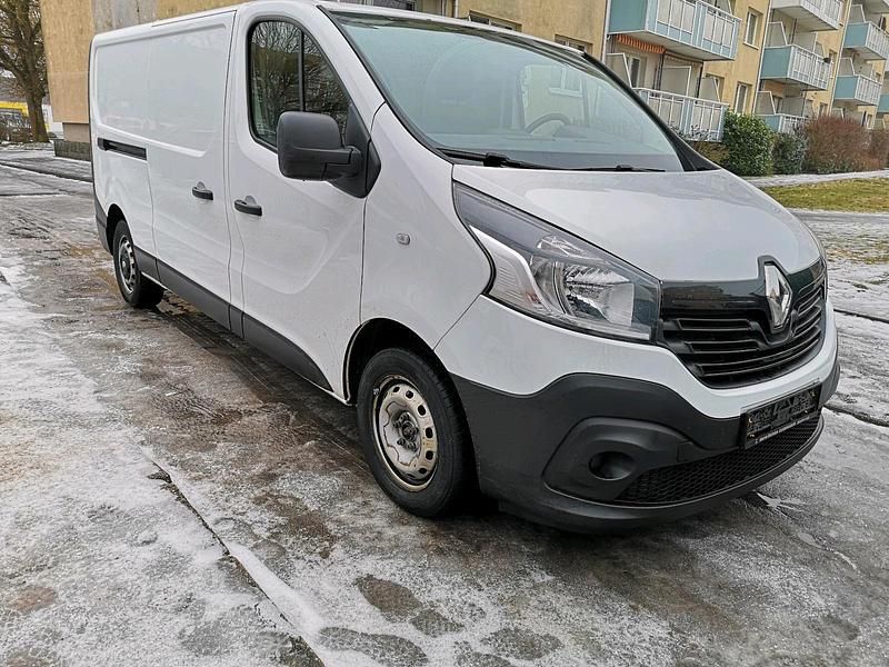 Gebraucht Renault Trafic 120 PS (88 kW) 2015 Weiß Van / Kleinbus