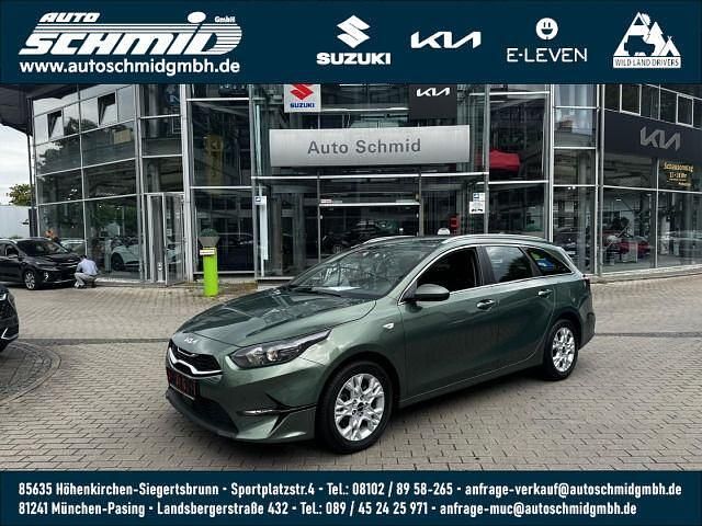 Grün Gebraucht 2024 Kia Ceed Sportswagon Comfort Kombi | 23.990 € (Superpreis) - Bild 1/3