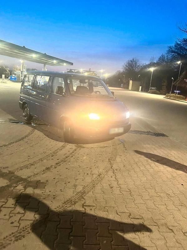 Gebraucht VW T4 102 PS (75 kW) 1999 Blau Van