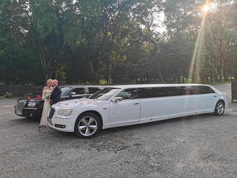 Używany Chrysler 300C 360 KM (264 kW) 2011 Sedan/Limuzyna