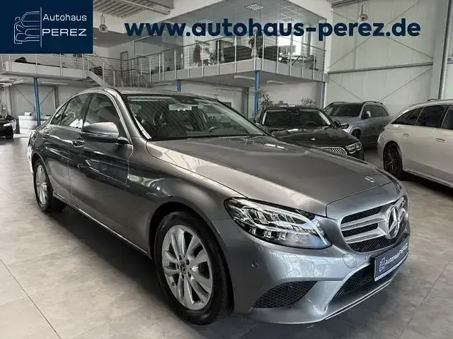 Gebraucht Mercedes C200 Avantgarde 184 PS (135 kW) 2020 Limousine