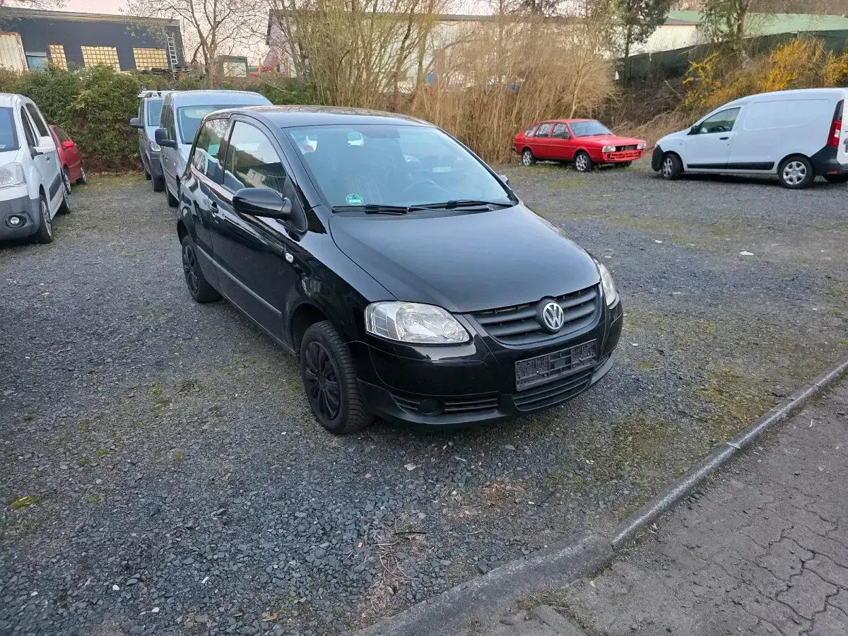 Gebraucht VW Fox 55 PS (40 kW) 2004 Schwarz Kleinwagen