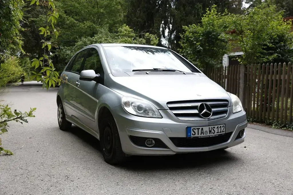 Gebraucht Mercedes B170 116 PS (85 kW) 2008 Silber Van / Kleinbus