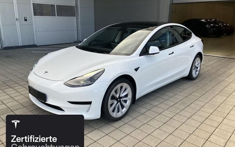 Weiß Gebraucht 2021 Tesla Model 3 RWD Limousine | 27.500 € (Fairer Preis) - Bild 1/4