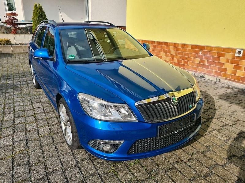 Blau Gebraucht 2010 Skoda Octavia RS Kombi | 3.900 € (Fairer Preis) - Bild 1/4
