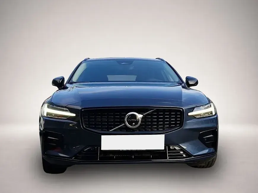 Gebraucht Volvo V60 Plus 197 PS (144 kW) 2025 Blau Kombi