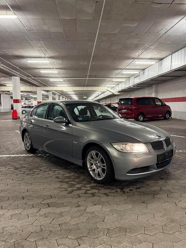 Gebraucht BMW 325 218 PS (160 kW) 2005 Grau Limousine