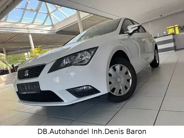 Usado Seat Leon Reference 105 HP (77 kW) 2015 Branco Sedan