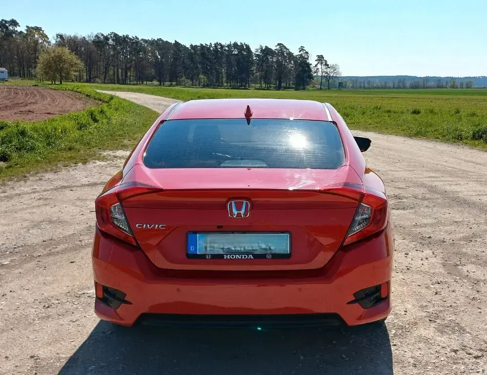 Gebraucht Honda Civic Elegance 182 PS (133 kW) 2020 Rot Limousine