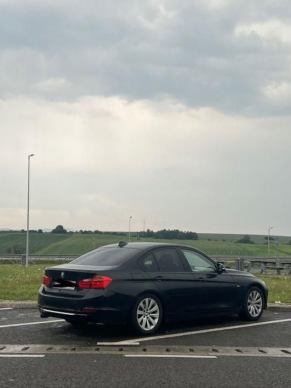 Gebraucht BMW 320 Luxury Line 184 PS (135 kW) 2012 Schwarz Limousine