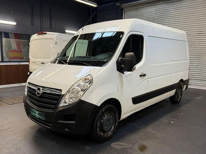Gebraucht Opel Movano 131 PS (96 kW) 2018 Weiß Van / Kleinbus