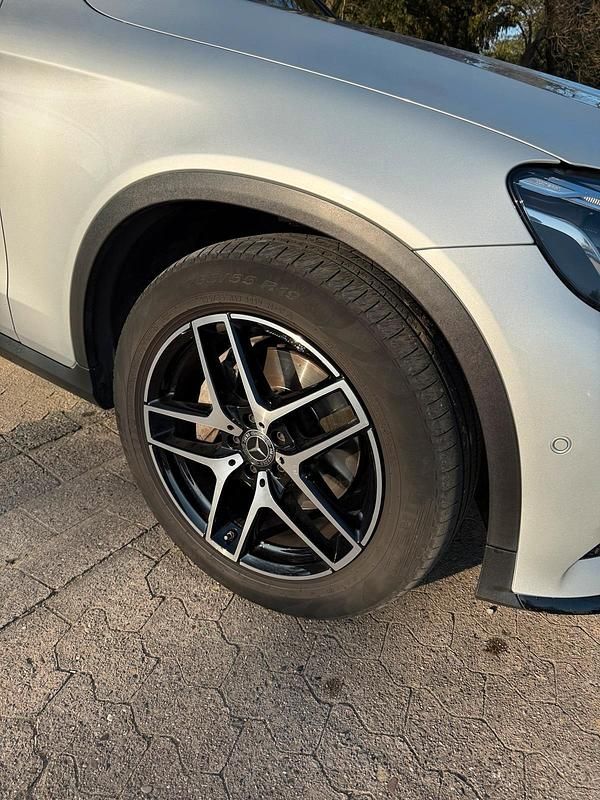 Gebraucht Mercedes GLC250 AMG line 204 PS (150 kW) 2017 Silber SUV