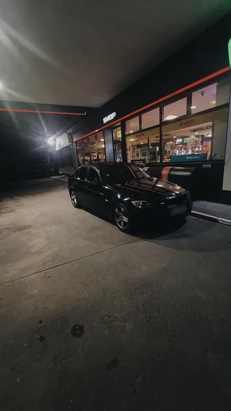 Gebraucht BMW 318 122 PS (89 kW) 2025 Andere farben Limousine