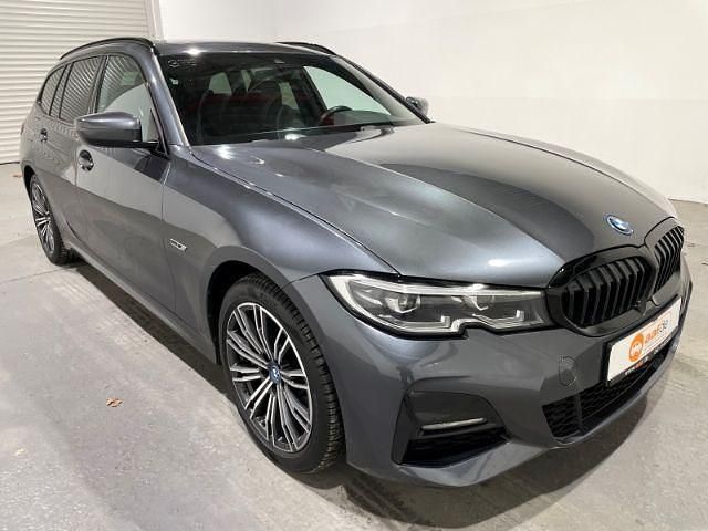 Gebraucht BMW 330e M Sport 252 PS (185 kW) 2022 Grau Kombi