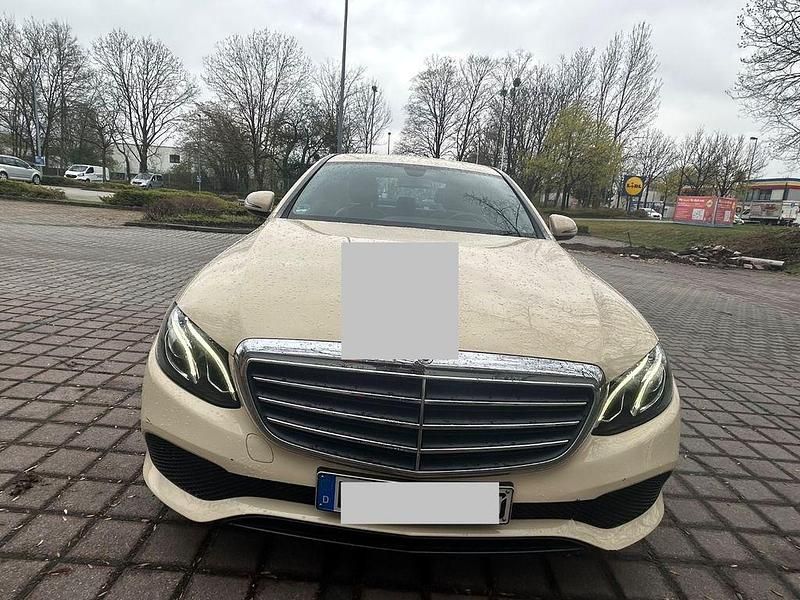 Gebraucht Mercedes E200 160 PS (117 kW) 2019 Beige Limousine