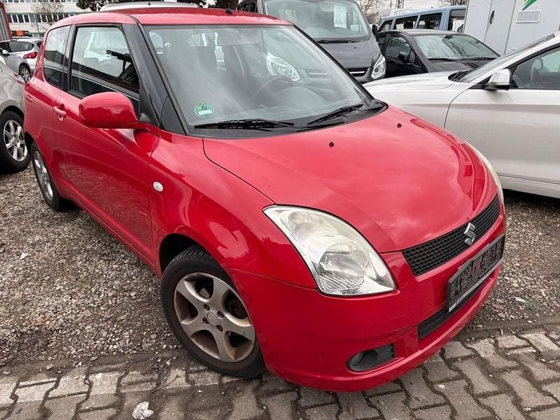 Rot Gebraucht 2006 Suzuki Swift Kleinwagen | 650 € (Superpreis) - Bild 1/4