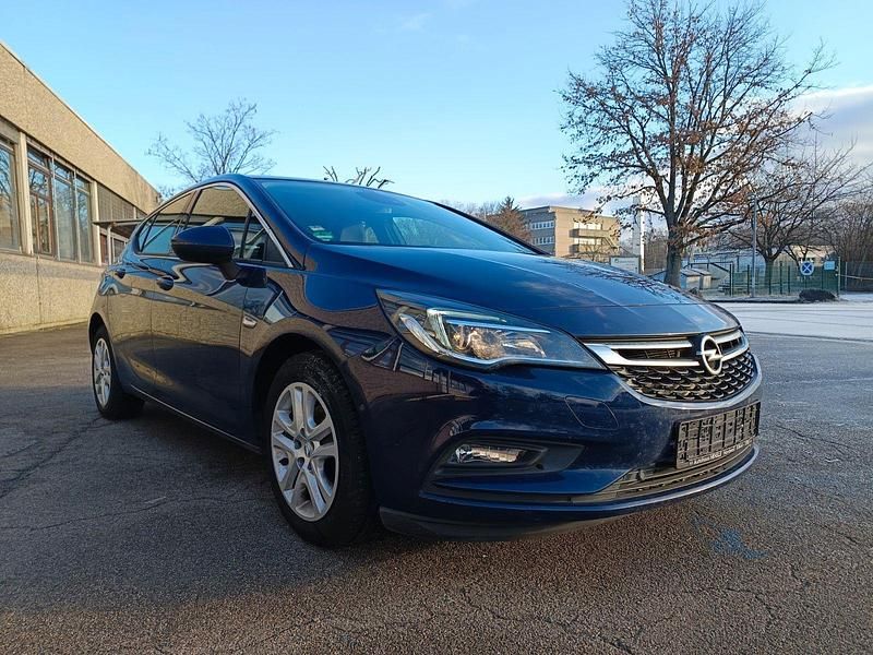 Gebraucht Opel Astra Innovation 105 PS (77 kW) 2016 Blau Limousine