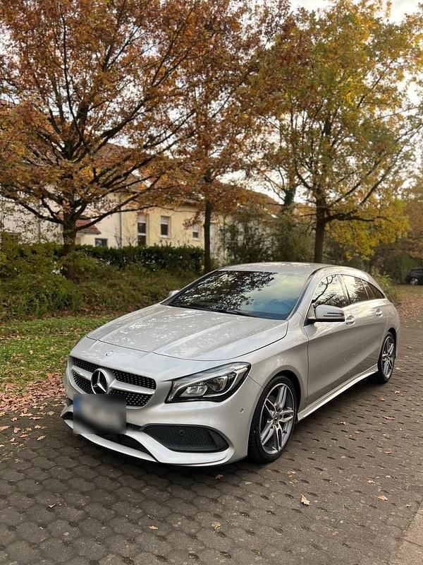 Grau Gebraucht 2018 Mercedes CLA200 AMG line Kombi | 18.799 € (Guter Preis) - Bild 1/4
