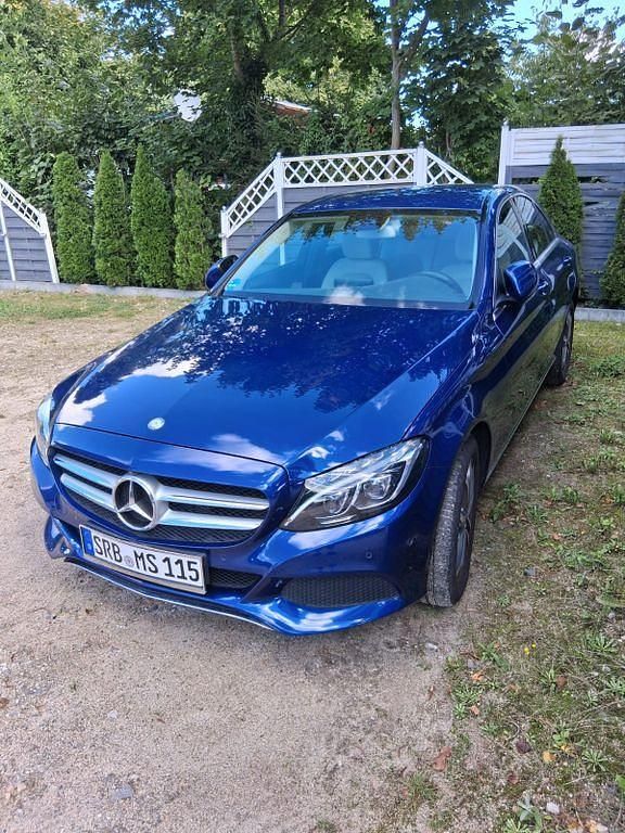 Blau Gebraucht 2017 Mercedes C200 Limousine | 19.300 € (Guter Preis) - Bild 1/4