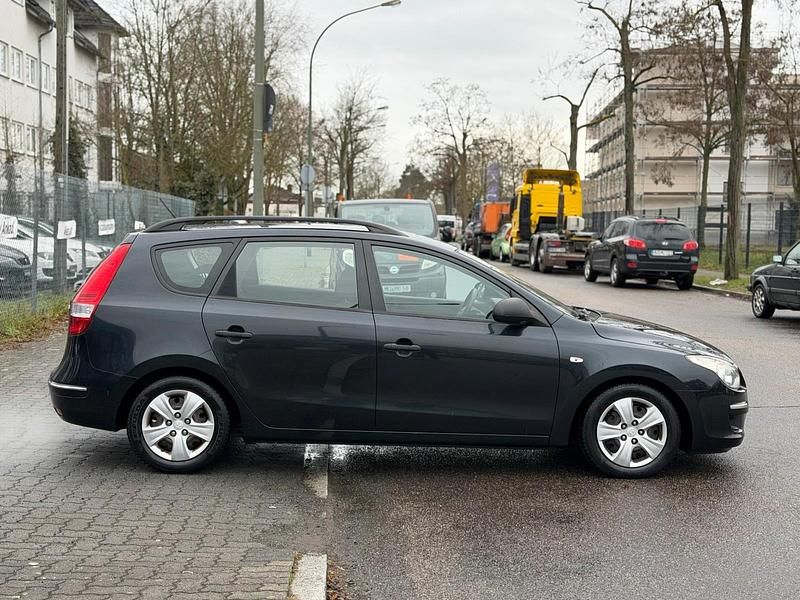 Gebraucht Hyundai i30 Edition+ 126 PS (92 kW) 2009 Schwarz Kombi