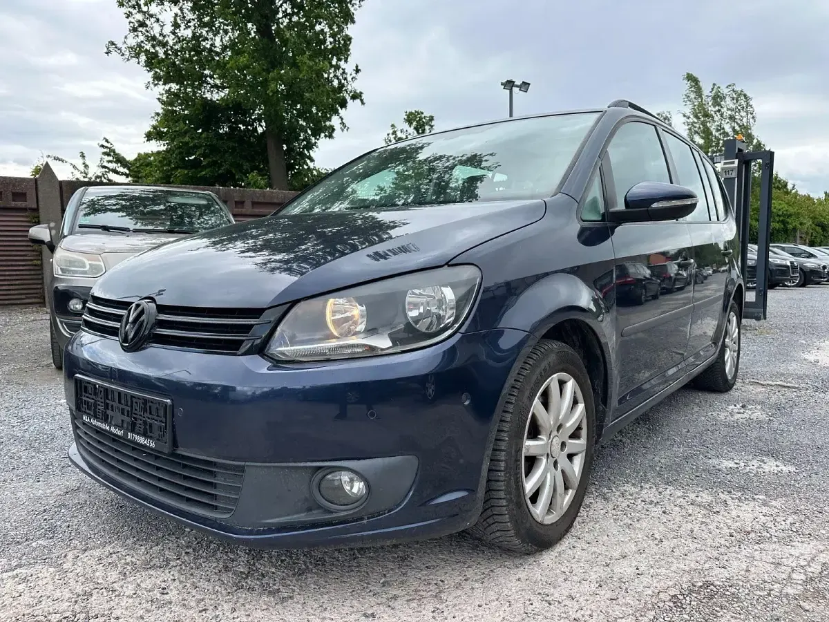Gebraucht VW Touran Trendline 105 PS (77 kW) 2012 Blau Van / Kleinbus