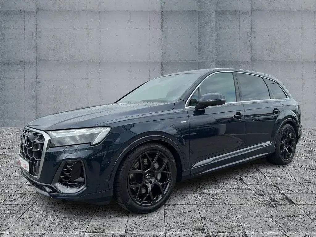 Używany Audi Q7 Ambiente 340 KM (250 kW) 2025 Niebieski SUV
