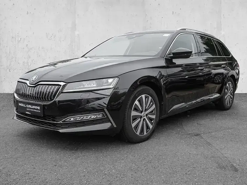 Gebraucht Skoda Superb Style 218 PS (160 kW) 2023 Blackmagic perleffekt (metallic) Kombi