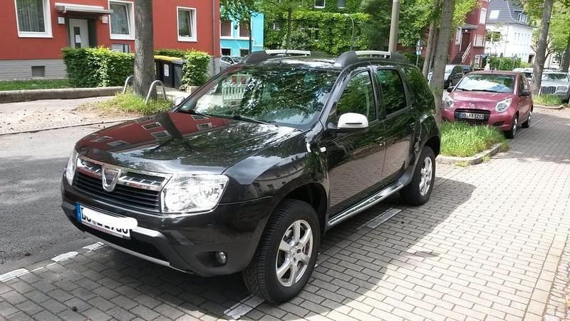 Schwarz Gebraucht 2012 Dacia Duster Prestige SUV | 5.300 € (Guter Preis) - Bild 1/4