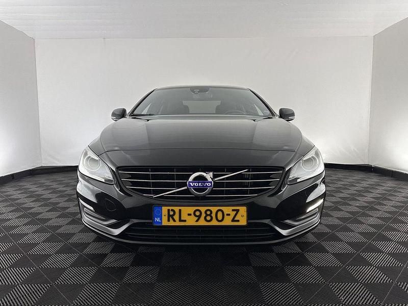 Gebraucht Volvo S60 Dynamic 150 PS (110 kW) 2018 Schwarz Limousine