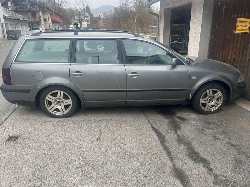 Gebraucht VW Passat 116 PS (85 kW) 2003 Grau Kombi