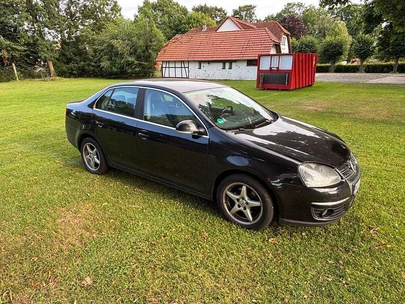 Schwarz Gebraucht 2006 VW Jetta Sportline Limousine | 1.700 € (Guter Preis) - Bild 1/4