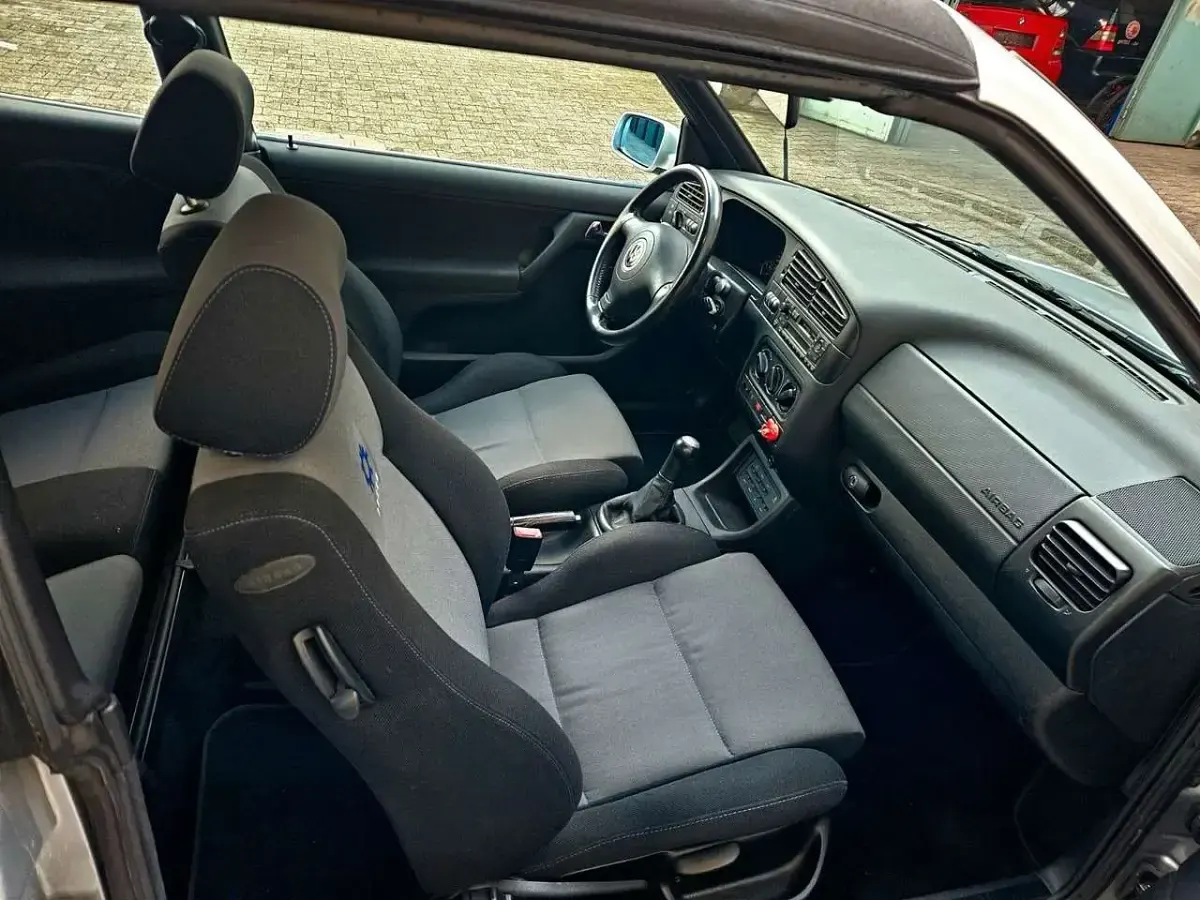Occasion VW Golf 90 ch (66 kW) 2002 Argent Cabriolet