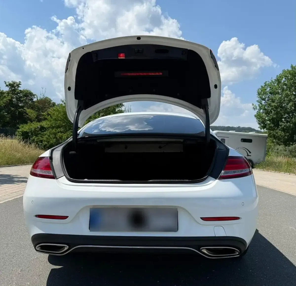 Gebraucht Mercedes C200 184 PS (135 kW) 2016 Weiß Coupé