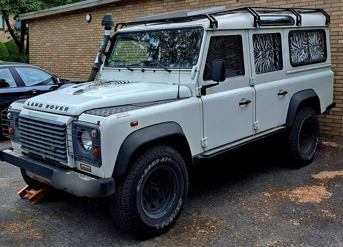 Gebraucht Land Rover Defender 122 PS (89 kW) 2007 Weiß Van / Kleinbus