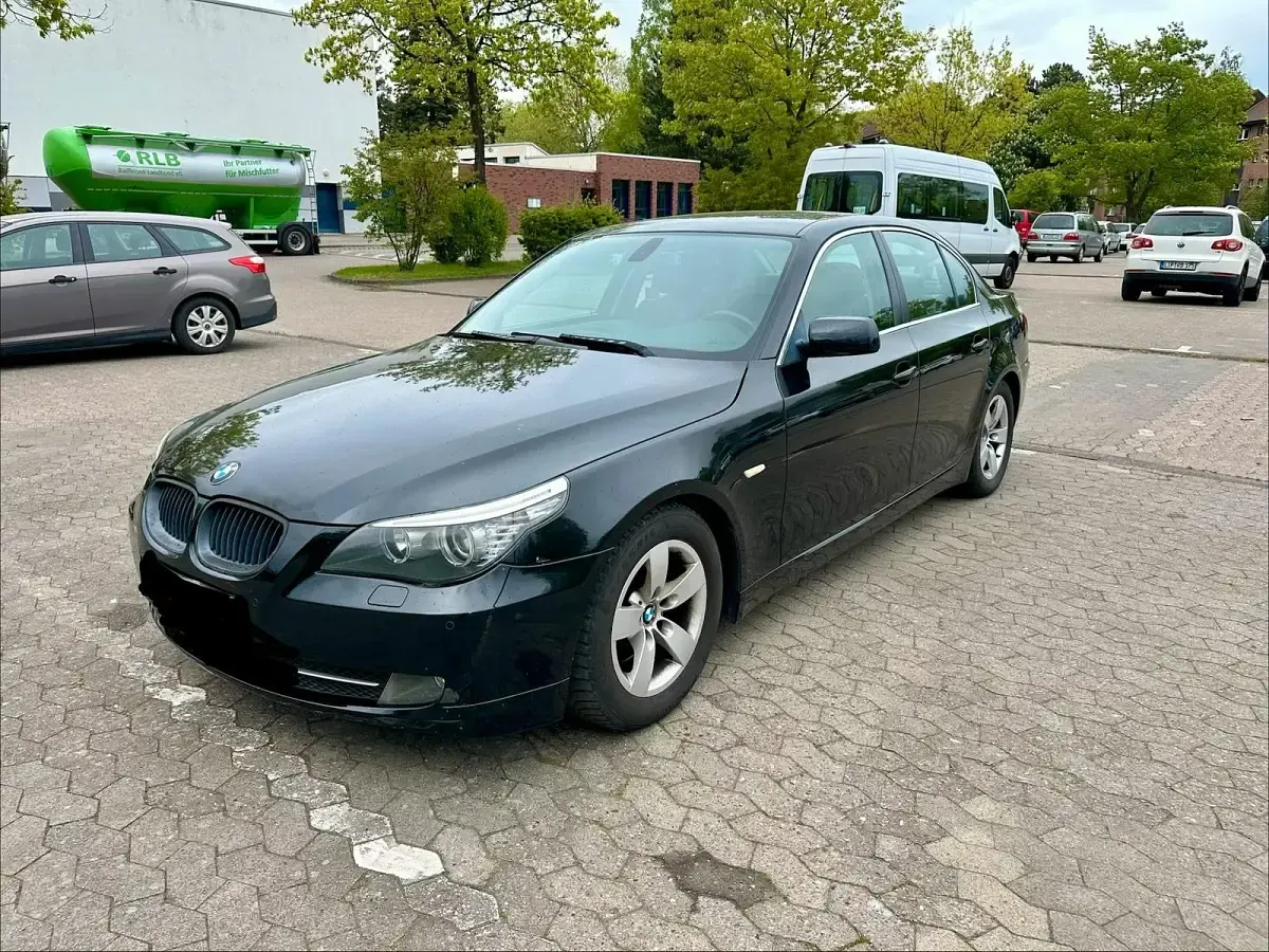 Gebraucht BMW 525 Basis 218 PS (160 kW) 2008 Schwarz Limousine