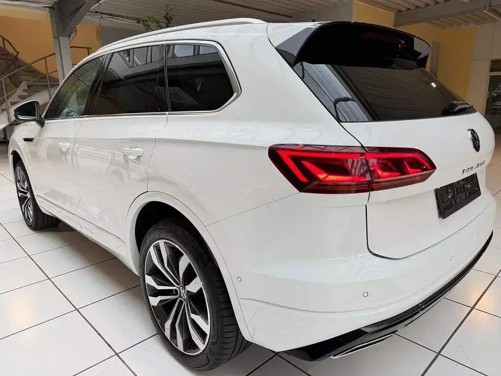 Gebraucht VW Touareg Elegance 340 PS (250 kW) 2023 Weiß SUV