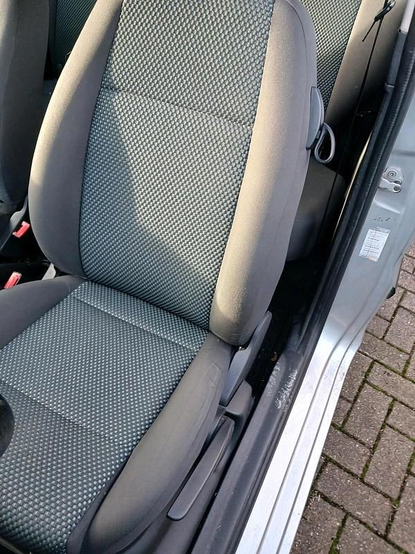 Gebraucht VW Fox 54 PS (39 kW) 2007 Grau Kleinwagen