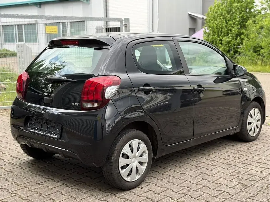 Gebraucht Peugeot 108 Active 72 PS (52 kW) 2022 Schwarz Limousine