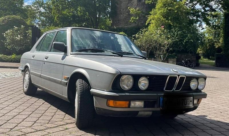 Silber Gebraucht 1987 BMW 518 Limousine | 10.000 € - Bild 1/3