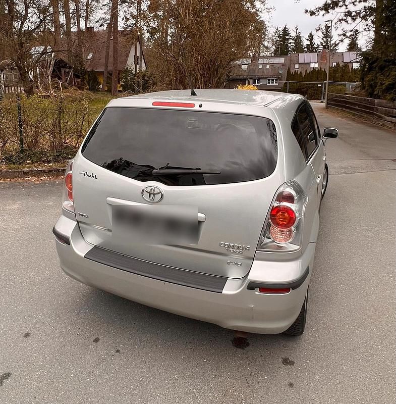 Gebraucht Toyota Corolla Verso 177 PS (130 kW) 2007 Silber Van / Kleinbus