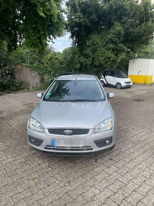 Silber Gebraucht 2006 Ford Focus Ghia Kombi | 3.800 € (Fairer Preis) - Bild 1/4