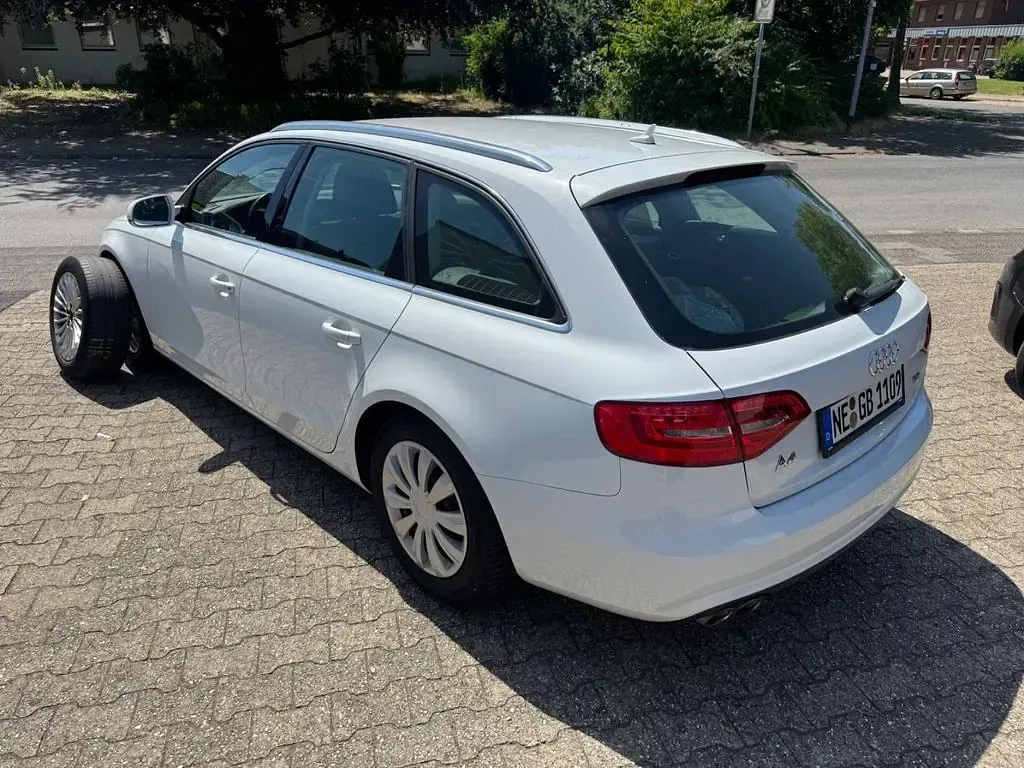Gebraucht Audi A4 Ambition 150 PS (110 kW) 2015 Weiß Kombi