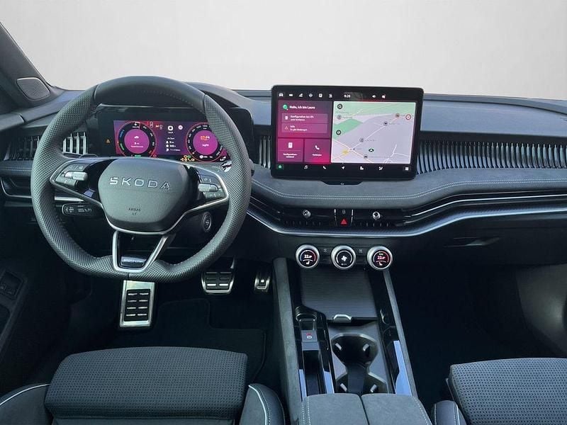 Neu Skoda Superb SportLine 204 PS (150 kW) 2026 Weiß Kombi