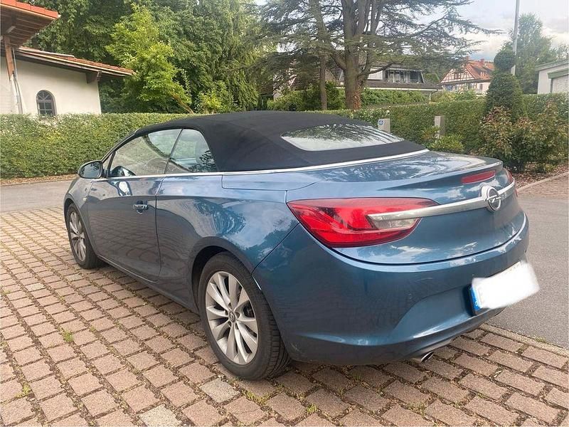 Gebraucht Opel Cascada Edition 140 PS (102 kW) 2014 Blau Cabrio