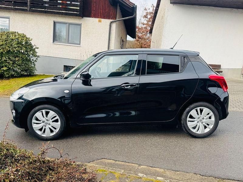 Gebraucht Suzuki Swift Comfort 111 PS (81 kW) 2018 Schwarz Kleinwagen